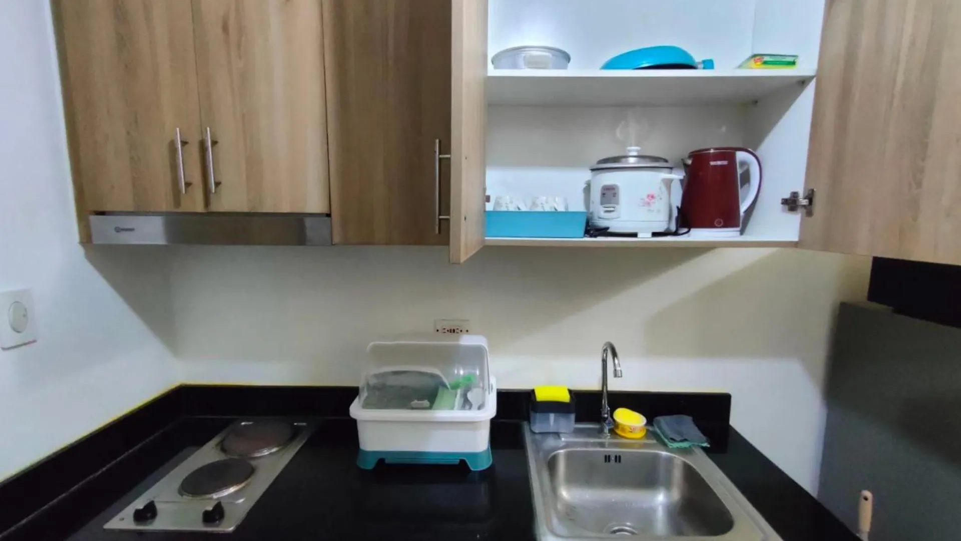 아파트 Rosver Hideaway - Close To Moa A 5 Minutes Walk 마닐라
