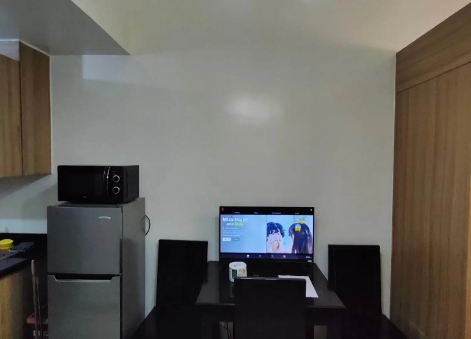 Rosver Hideaway - Close To Moa A 5 Minutes Walk Manila Apartment